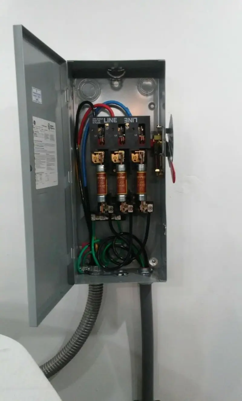 Three-phase disconnect switch installed for Smoke Detector Installation in Lewes
